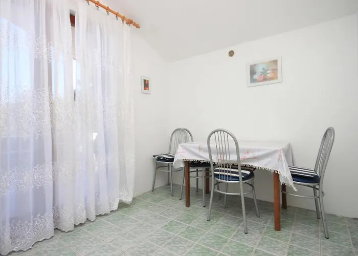 By The Sea Kali, Ugljan - 8202 *